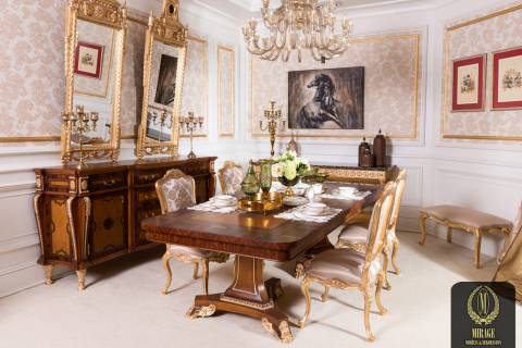 Queen Dining Room